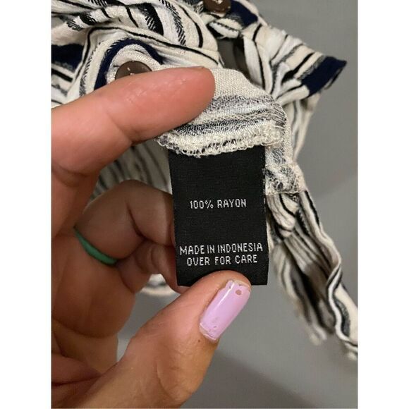 BY&BY Striped Button Down Tie Front top Size XL - Picture 4 of 4